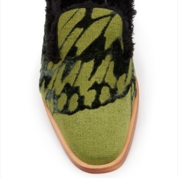 Free People Butterfly Effect Faux Fur Mule Size 38 Green Slip On Flat Loafer New - Picture 2 of 9